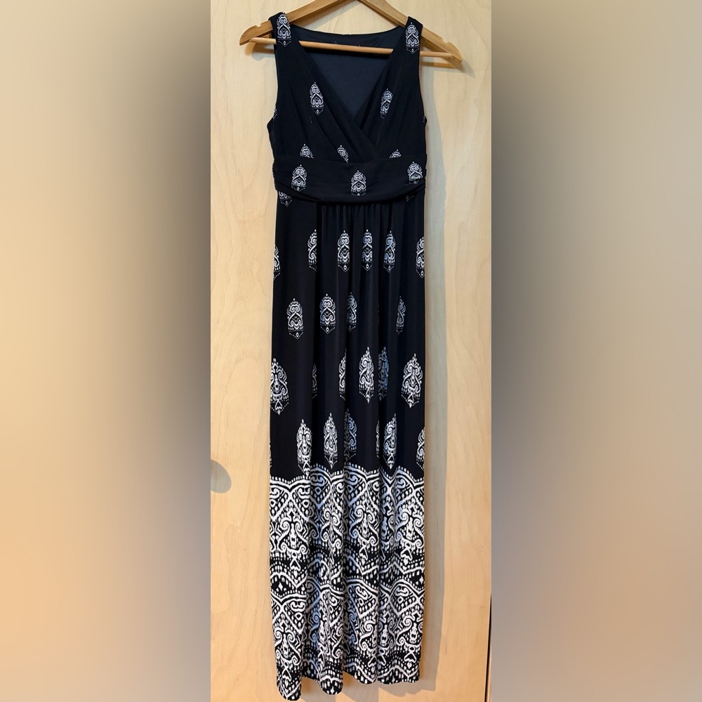 Sz S maxi dress black & white sleeveless jersey